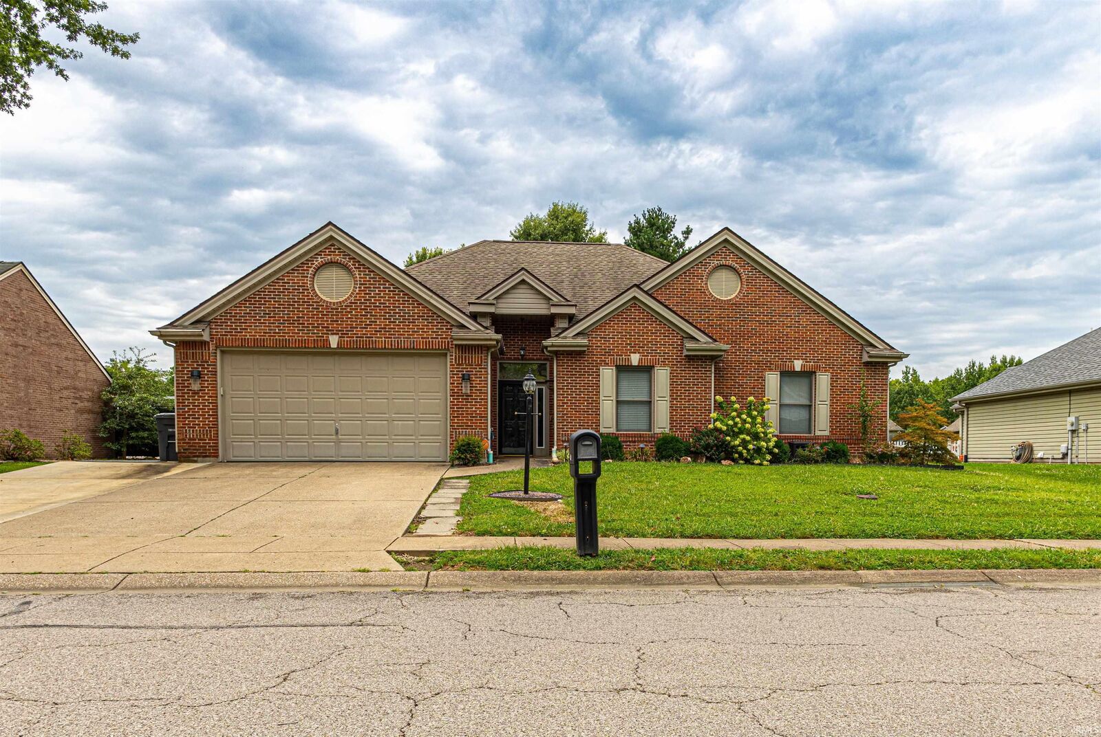 Property Photo:  2806 N Stockwell Road  IN 47715 