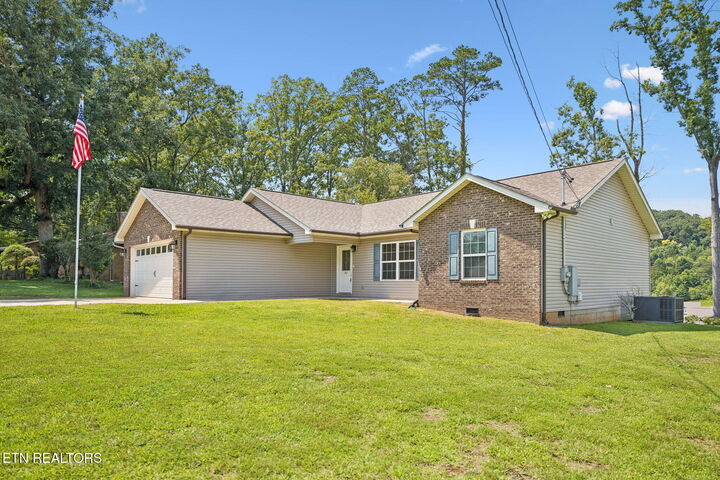 Property Photo: 417 Highland View Drive TN 37920