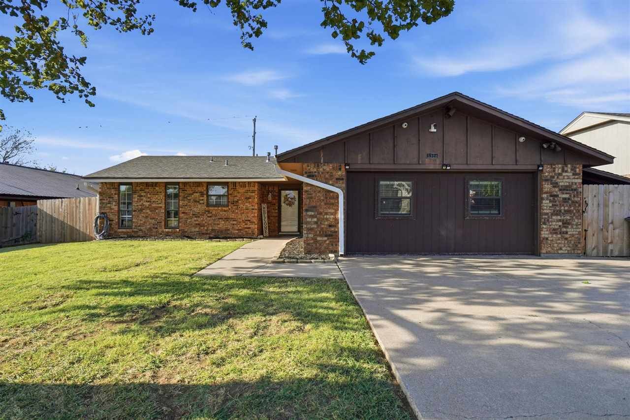 Property Photo: 5320 NW Rotherwood Dr OK 73505