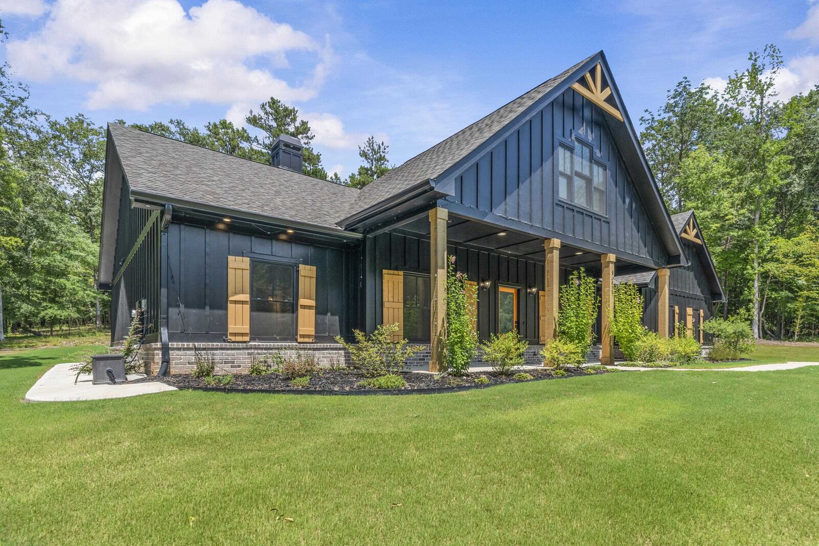 Property Photo:  1231 Spinnaker Road  GA 30625 