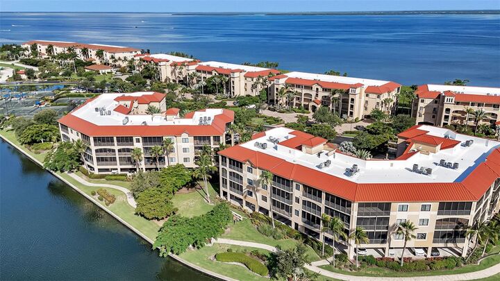 Property Photo:  88 Vivante Boulevard 8822  FL 33950 
