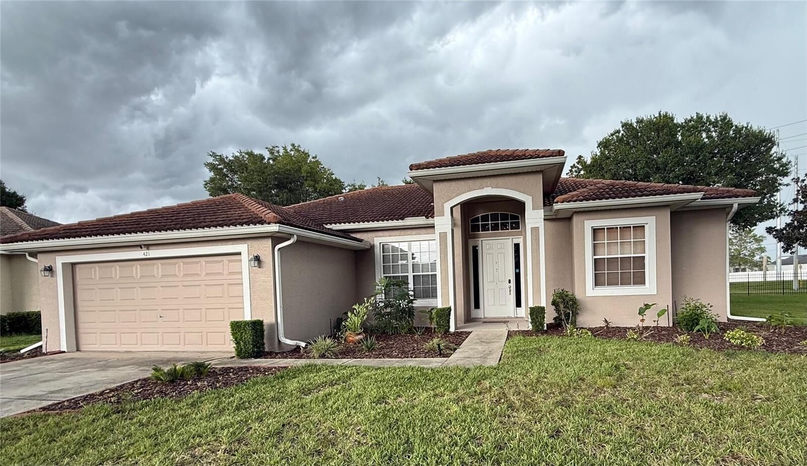 Property Photo:  421 Bay Leaf Drive  FL 34759 