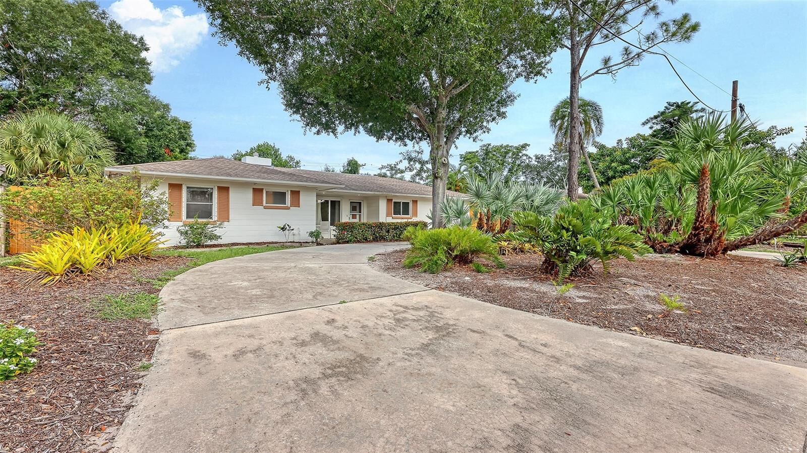 Property Photo: 4735 Remington Drive FL 34234