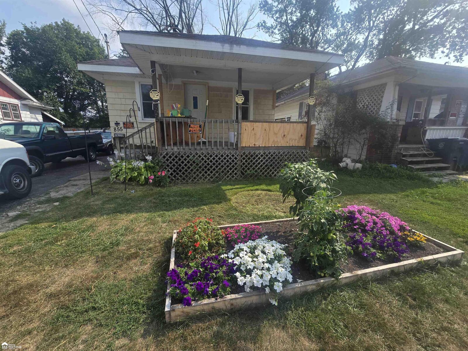 Property Photo: 855 Victoria Avenue MI 48507