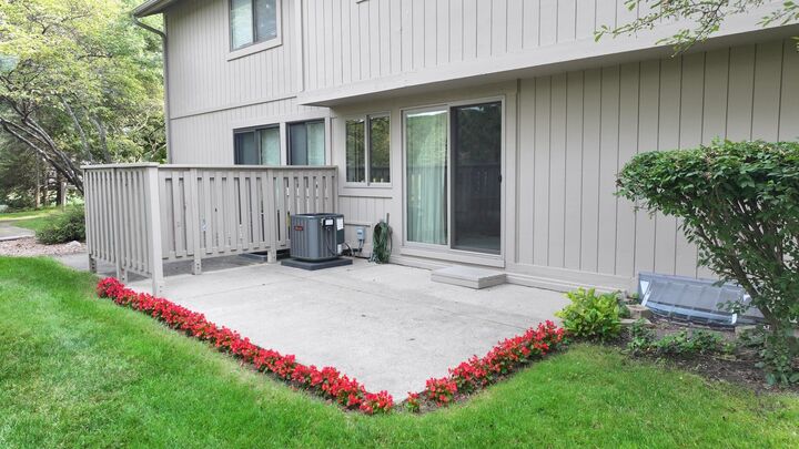 Property Photo:  2269 Fairway Pines Court Court#4, Unit 51  MI 48706 