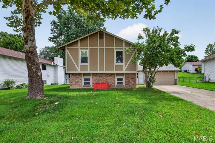 Property Photo:  1719 Foxglove Drive  MO 63303 