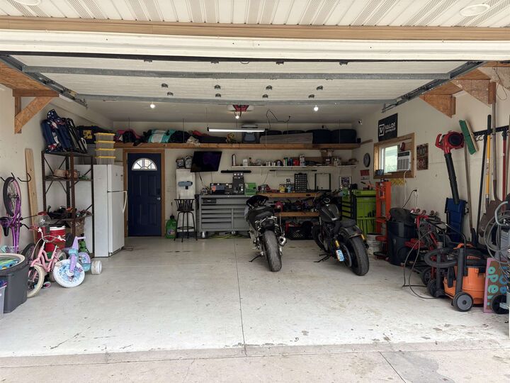 Property Photo:  1704 5th Ave SW  ND 58701 