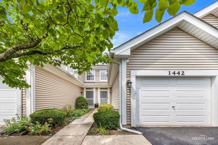 Property Photo:  1442 Walnut Hill Avenue  IL 60174 