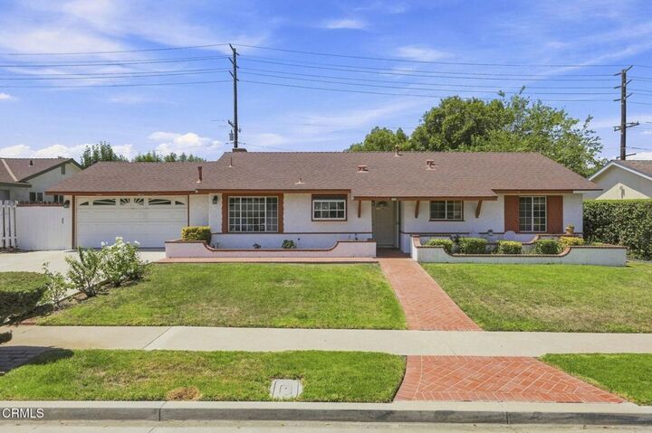 Property Photo: 3115 Calle Quebracho CA 91360