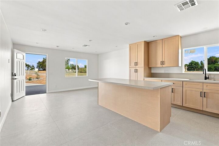 Property Photo: 40235 W 17th St CA 93551