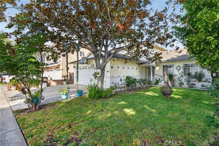 Property Photo:  10445 Valley View Avenue  CA 90604 