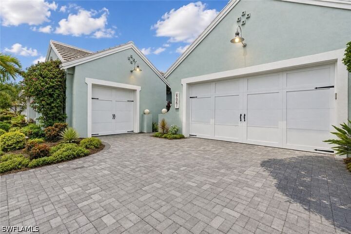 Property Photo:  6061 Lucaya Way  FL 34113 
