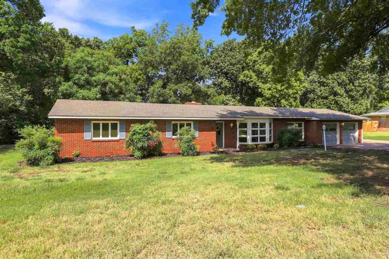 Property Photo:  712 Dalewood Lane  OK 74604 