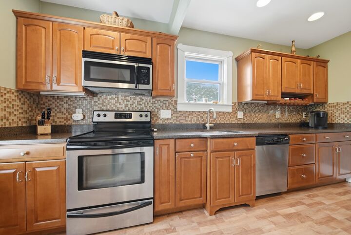 Property Photo:  223 Highland Street  NH 03104 
