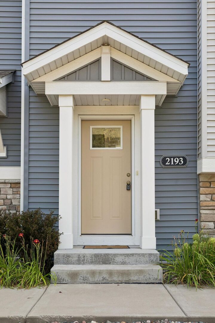 Property Photo:  2193 Gateway Curve  MN 55109 
