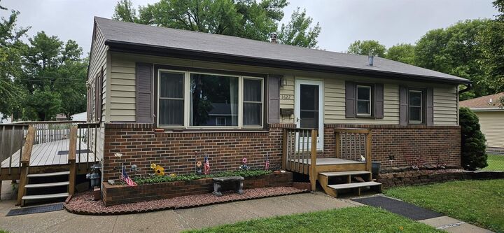 Property Photo:  1622 Whitcher Ave  IA 51109 