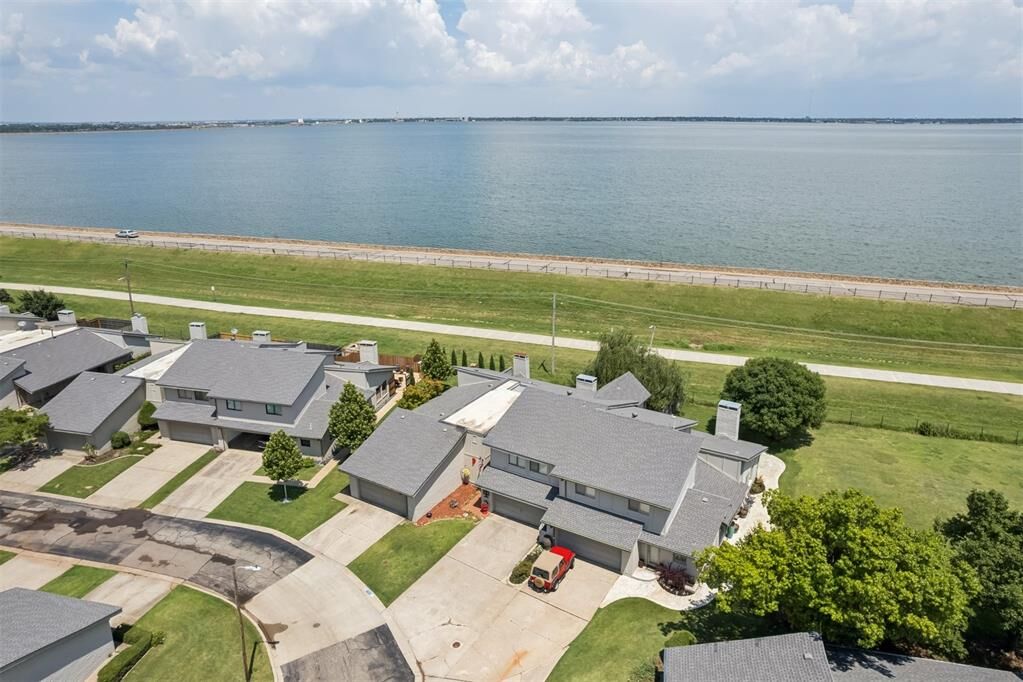 Property Photo:  9814 NW Hefner Village Drive  OK 73162 