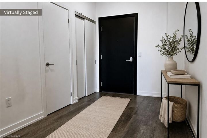Property Photo:  15 Wellington Street 1711  ON N2G 0E3 