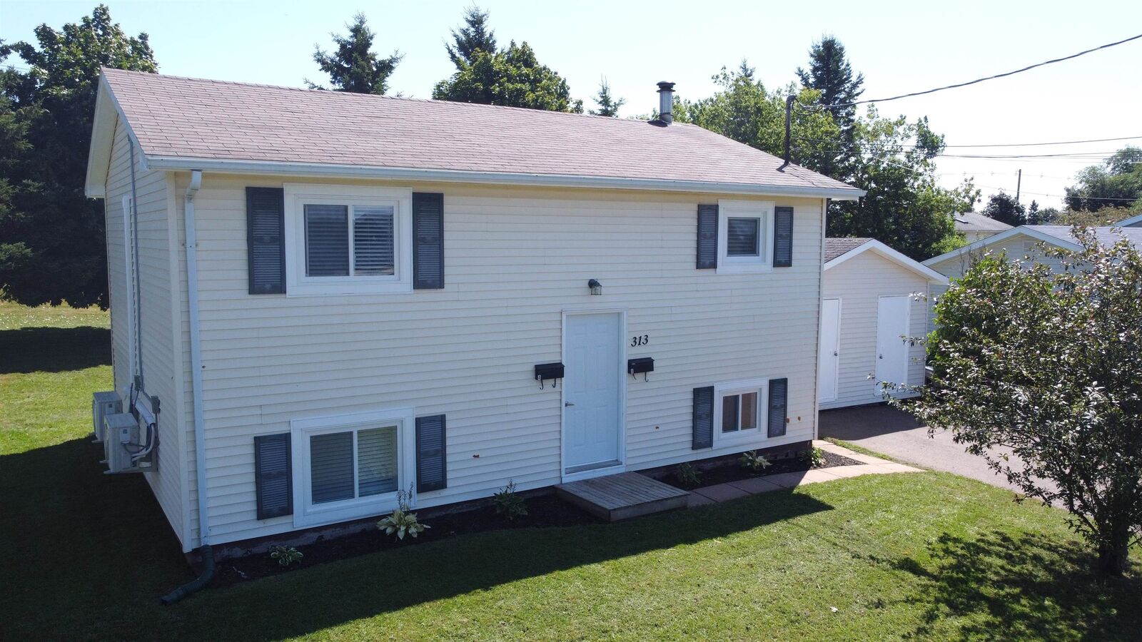 Property Photo:  313 Brophy Avenue  PE C1N 5K6 
