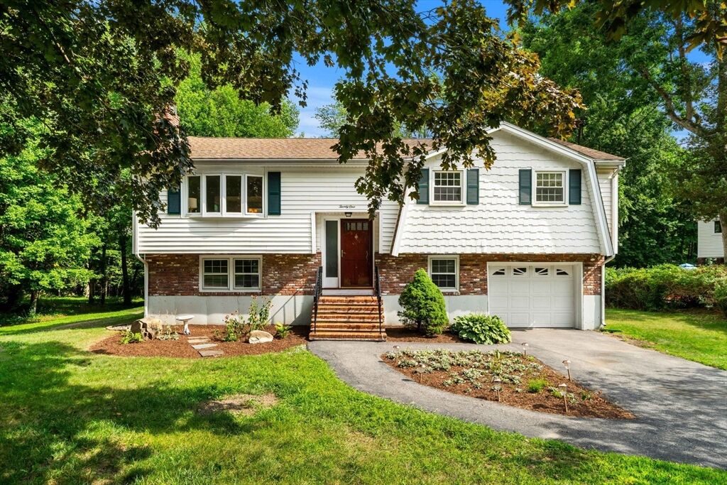 Property Photo: 21 Freeport Dr MA 01803