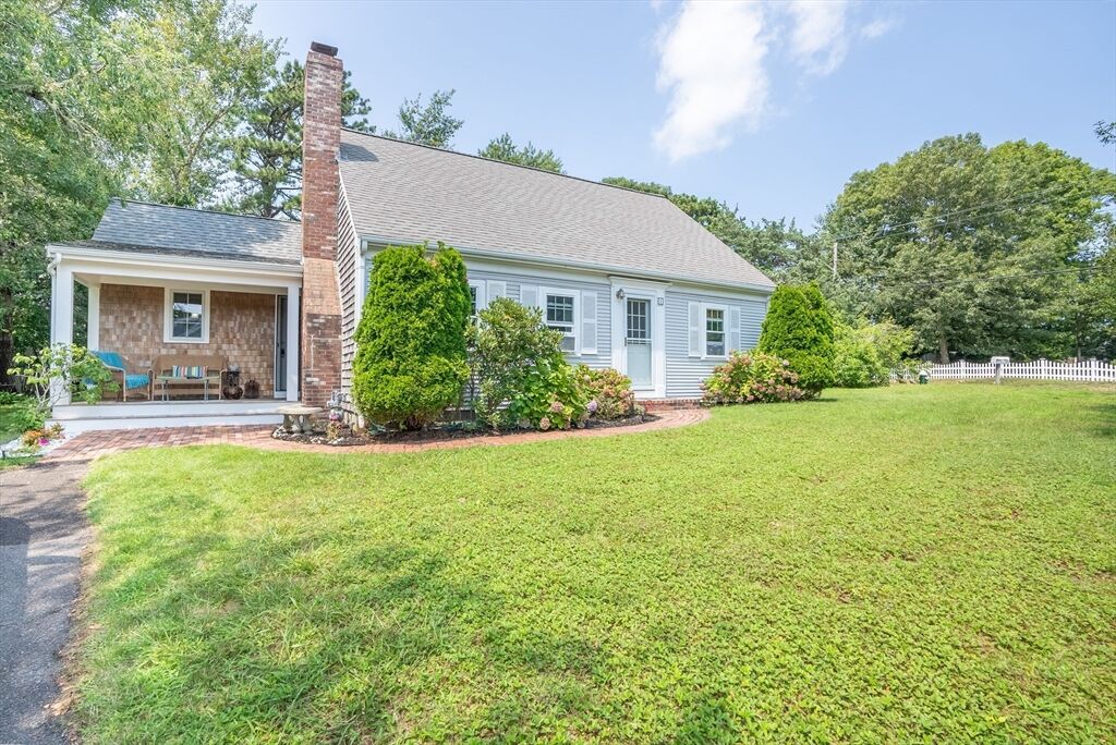 Property Photo:  1 Bayberry Rd  MA 02673 