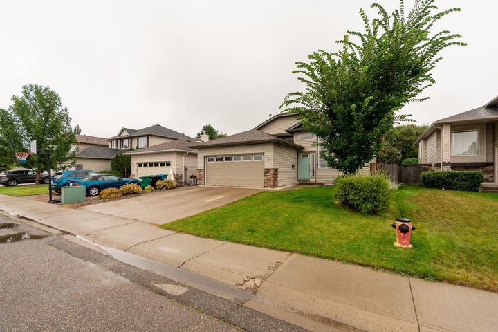 Property Photo: 135 Fairmont Point S AB T1K 7W8