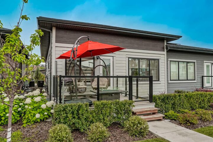 Property Photo:  358 Marina Cove SE  AB T3M 3P4 