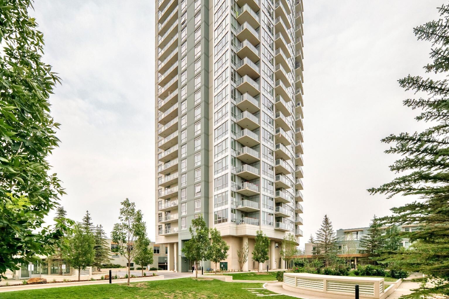 Property Photo:  99 Spruce Place SW 1405  AB T3C 3X7 