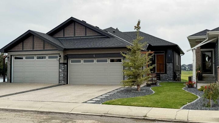 5 St. Andrews Close — photo 1