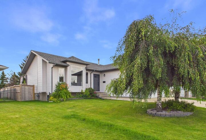 Property Photo:  38 Elana Crescent  AB T4L 2K8 