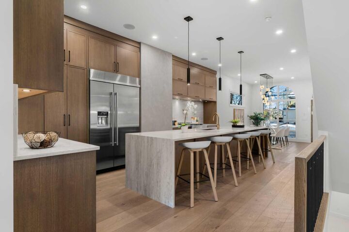 Property Photo: 4316 17 Street SW AB T2T 4P8