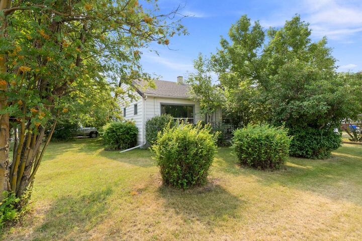 4737 48 Street — photo 1