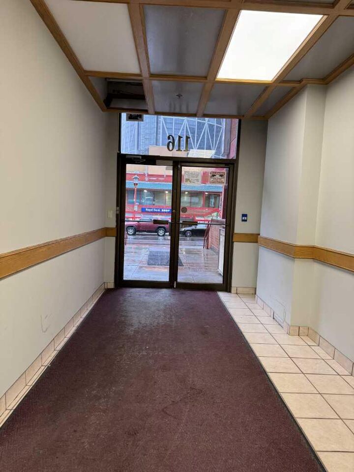 Property Photo: 116 3 Avenue SE 802 AB T2G 5A9