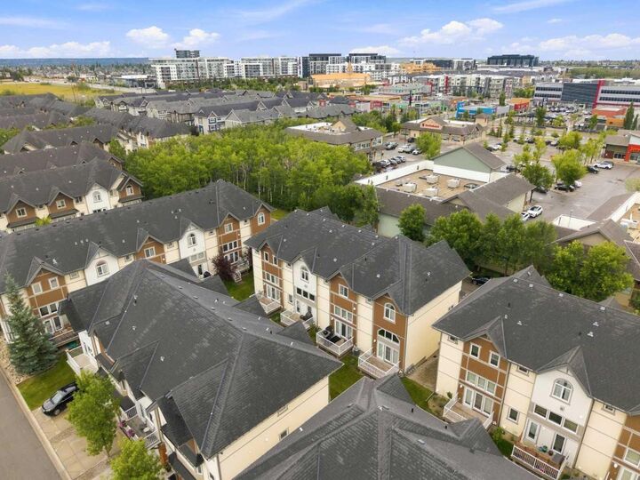 Property Photo: 804 Wentworth Villas SW AB T3E 0K6