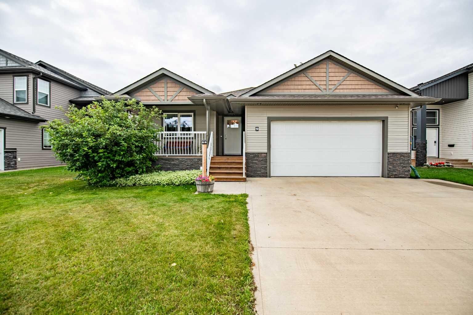 Property Photo: 9 Valmont Street AB T0M 0J0