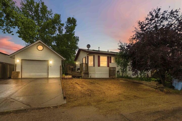 Property Photo:  120 Greenwich Lane  AB T9H 3Z1 