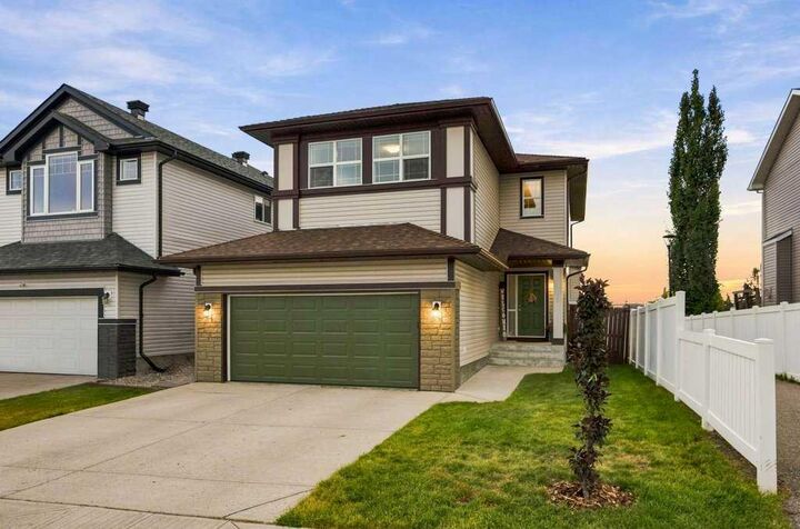 Property Photo:  69 Everhollow Avenue SW  AB T2Y 0A9 