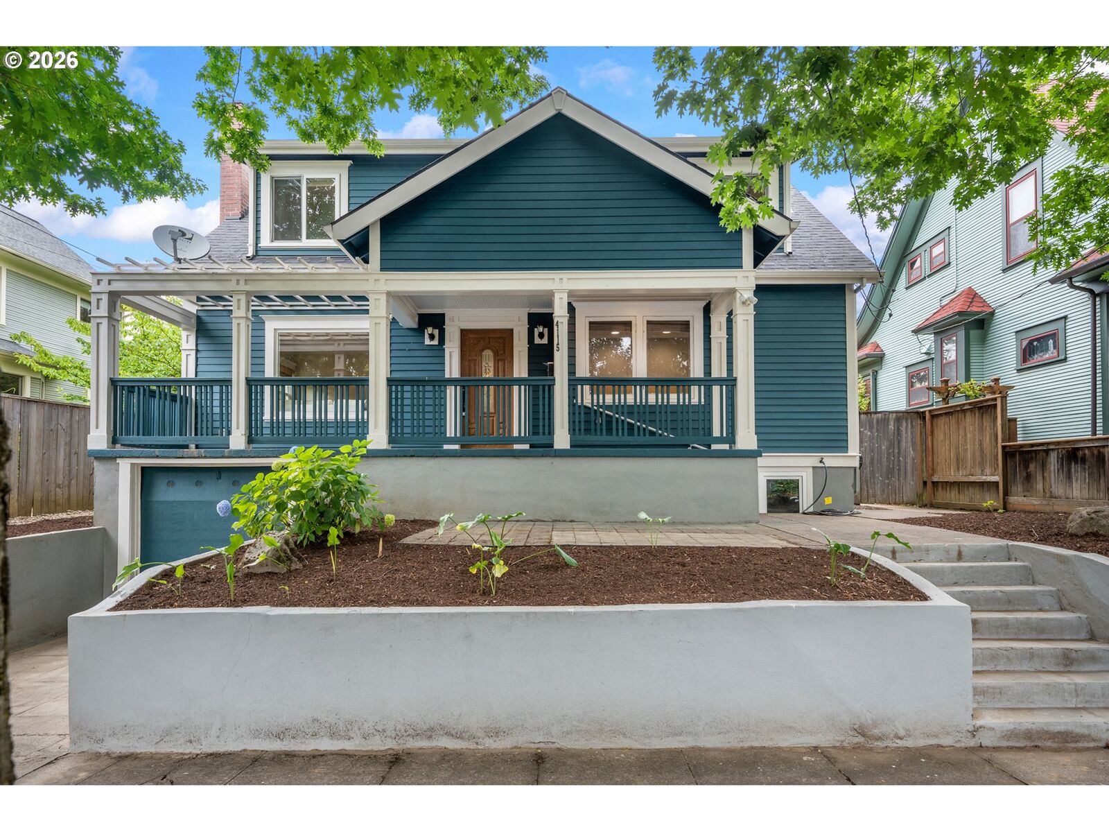 Property Photo: 4115 SE Yamhill St OR 97214