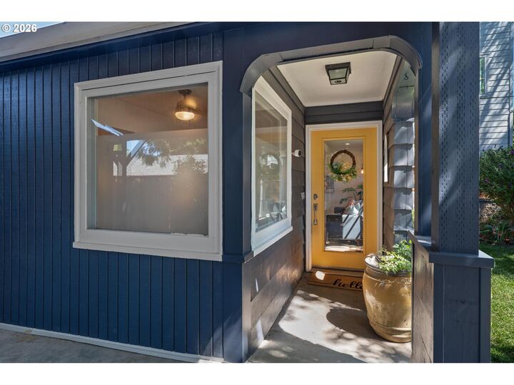 Property Photo: 10723 NE Fremont St OR 97220