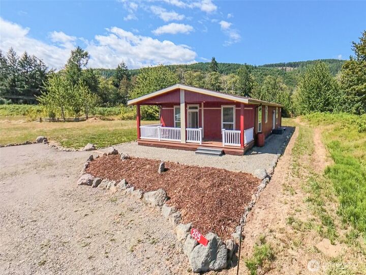 Property Photo:  205  Lake View Drive  WA 98376 