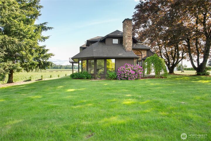Property Photo:  1133 E Pole Road  WA 98247 