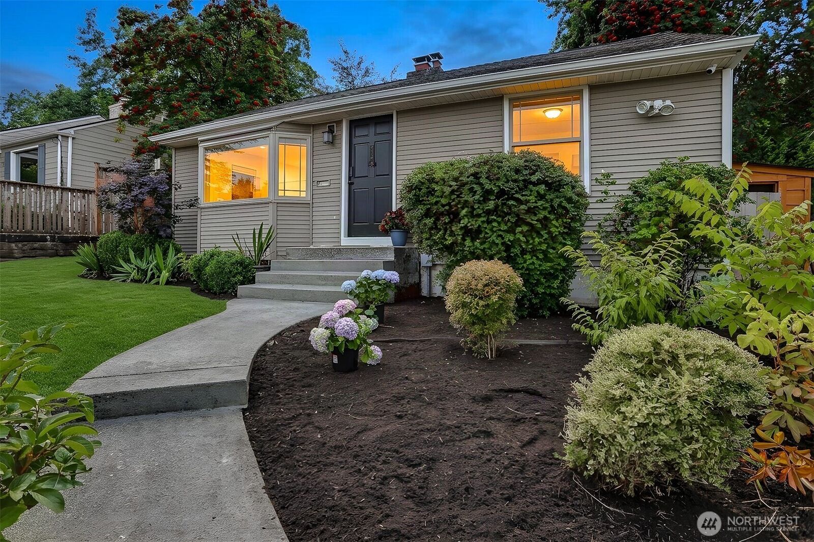 Property Photo:  3243  22nd Avenue W  WA 98199 