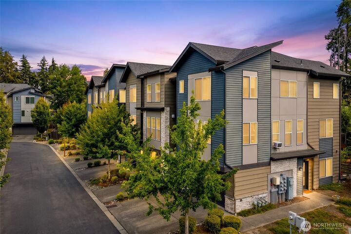 Property Photo: 12915 20th Dr W F WA 98204