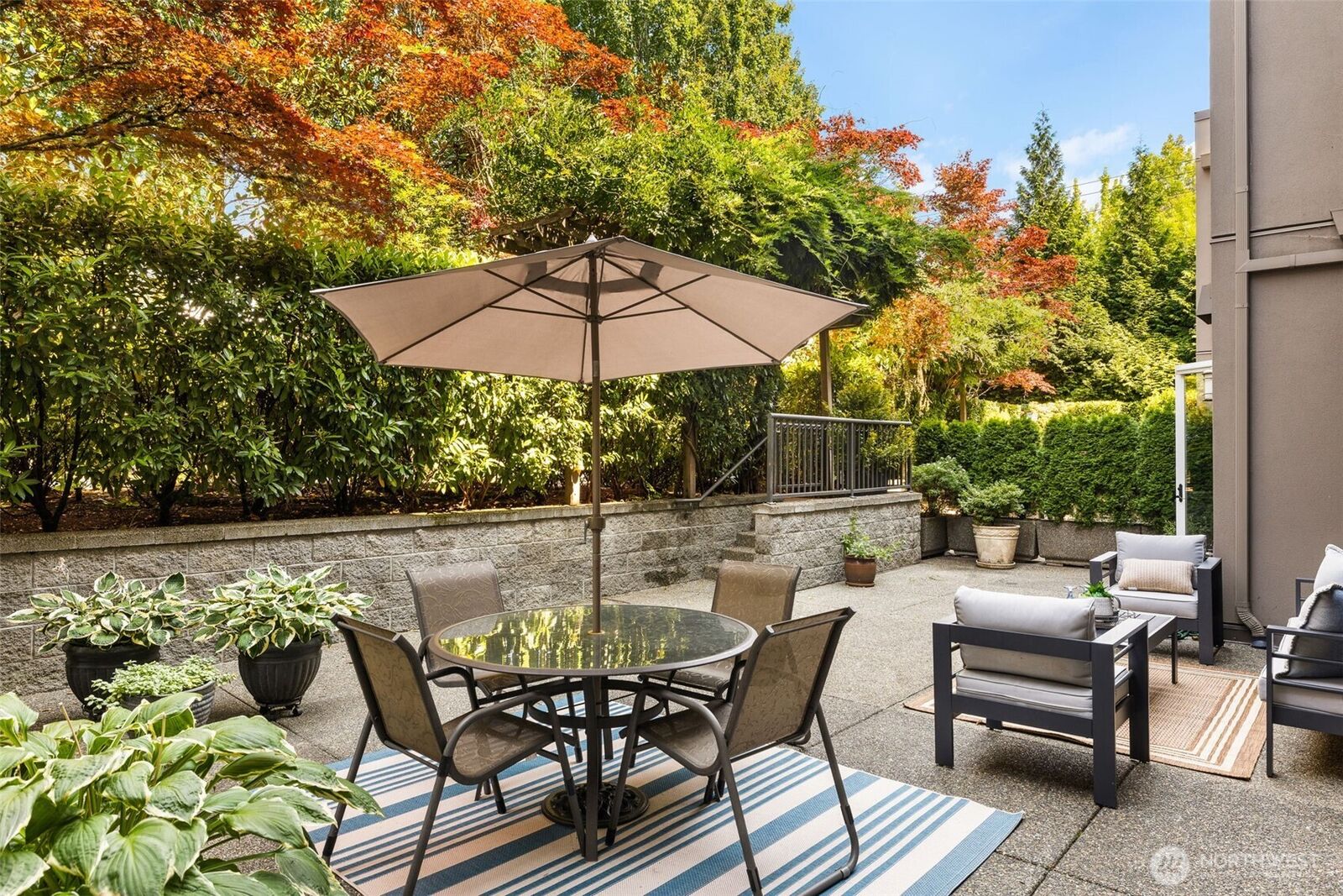 Property Photo: 615 6th Street 107 WA 98033