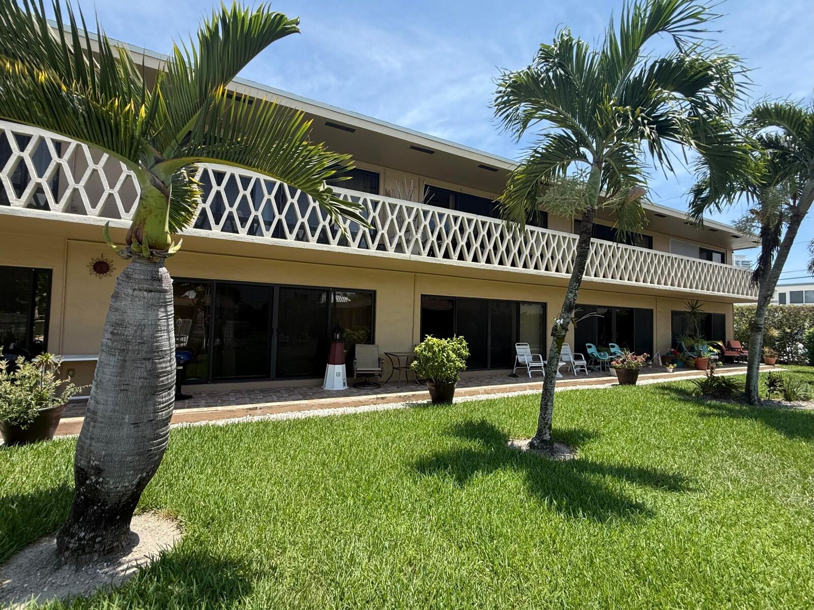 Property Photo: 3208 SE 11th Street 202 FL 33062