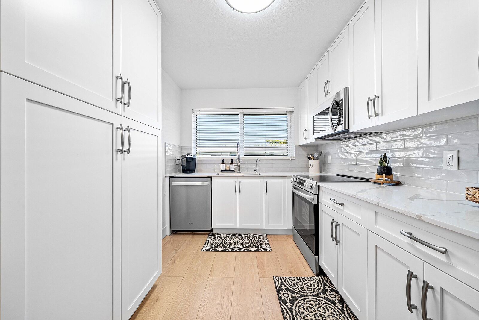Property Photo:  621 E Woolbright Road B407  FL 33435 