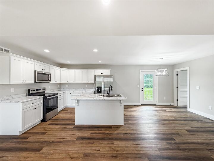 Property Photo:  1064 N Main Street  KY 42276 