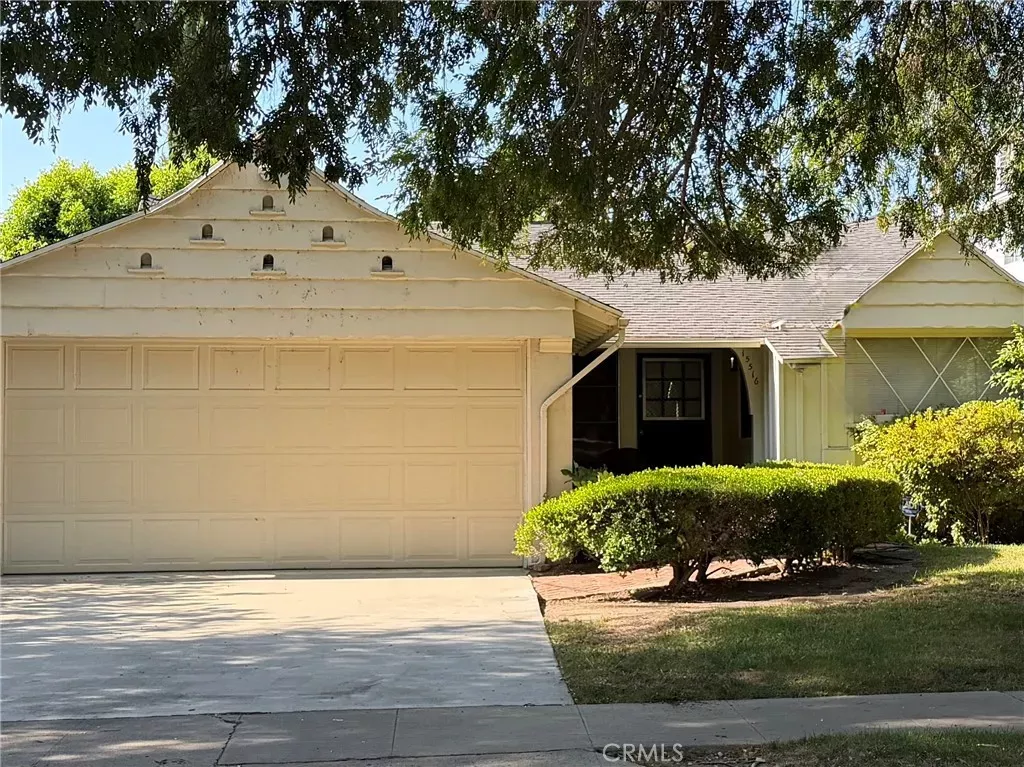 Property Photo:  15516 Huston Street  CA 91436 