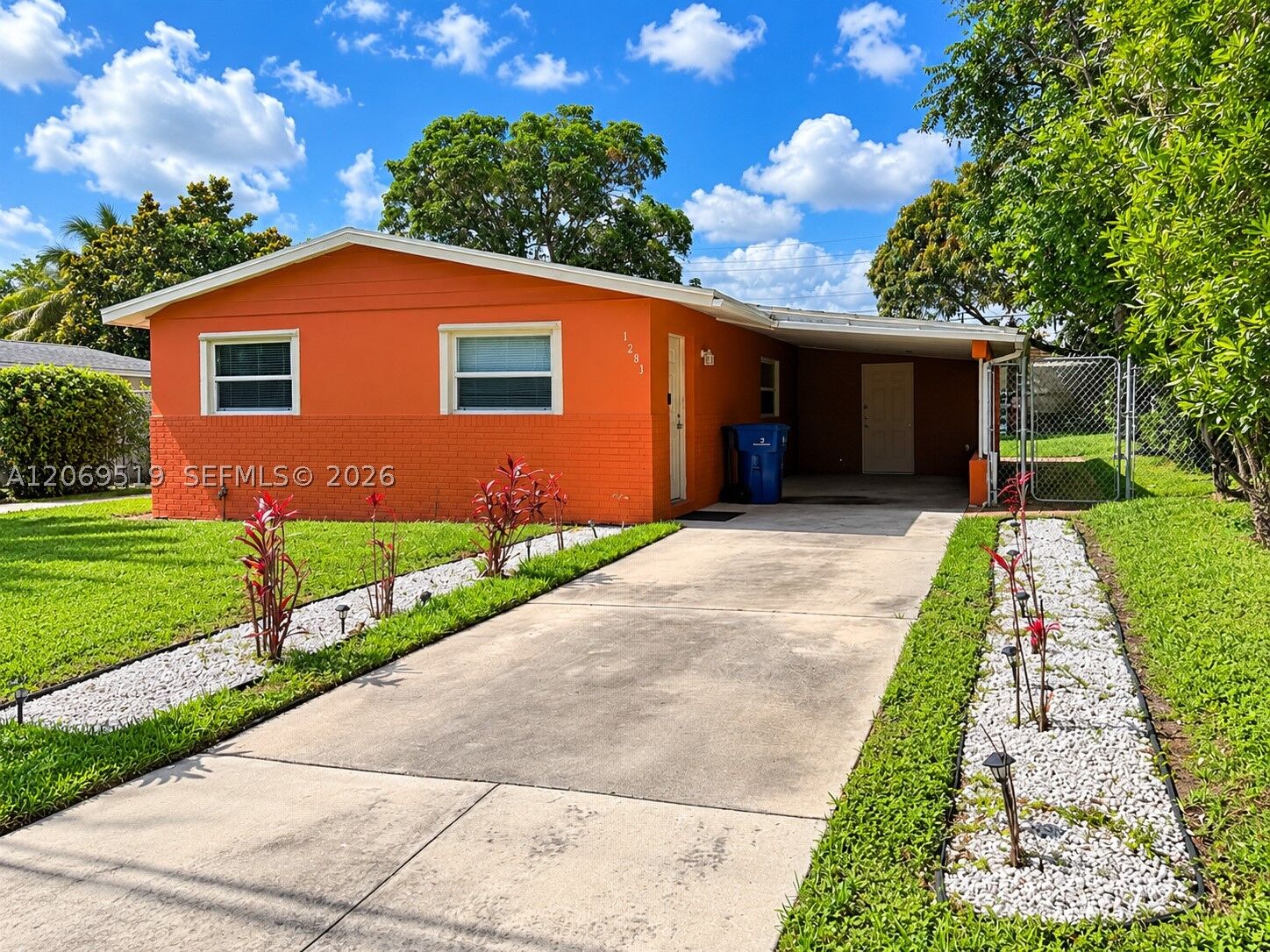 Property Photo:  1281 W 35th St  FL 33404 