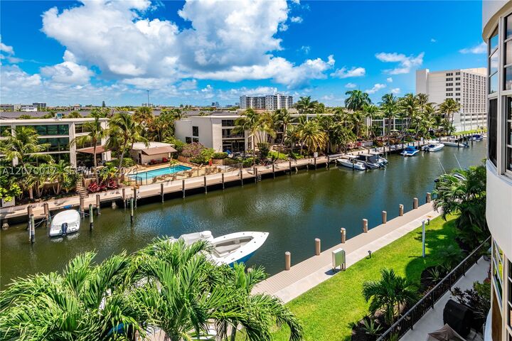 Property Photo: 3051 NE 48th St 406 FL 33308
